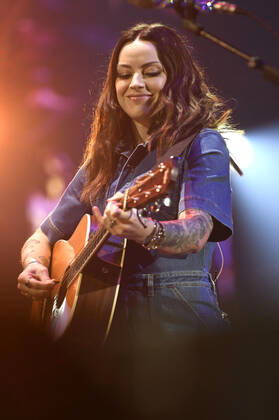 Amy Macdonald live bei der Night of the Proms 2022 in der ZAG Arena. Hannover, 08.12.2022