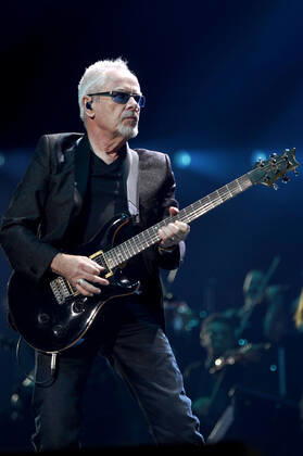 Nik Kershaw live bei der Night of the Proms 2022 in der ZAG Arena. Hannover, 08.12.2022
