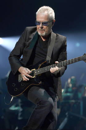 Nik Kershaw live bei der Night of the Proms 2022 in der ZAG Arena. Hannover, 08.12.2022