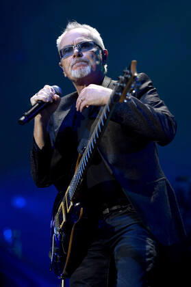 Nik Kershaw live bei der Night of the Proms 2022 in der ZAG Arena. Hannover, 08.12.2022