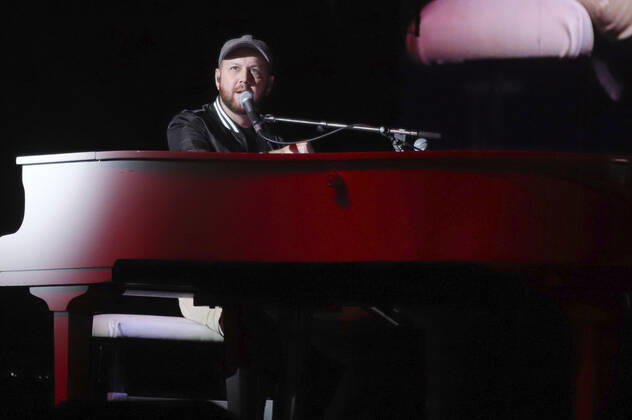 Matt Simons live bei der Night of the Proms 2022 in der Barclay Card Arena. Hamburg, 09.12.2022