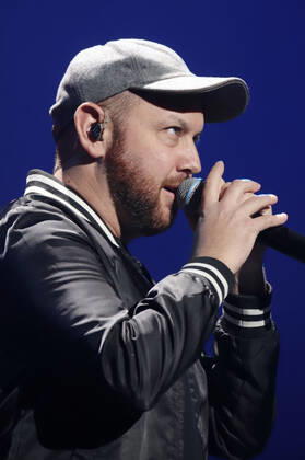 Matt Simons live bei der Night of the Proms 2022 in der Barclay Card Arena. Hamburg, 09.12.2022