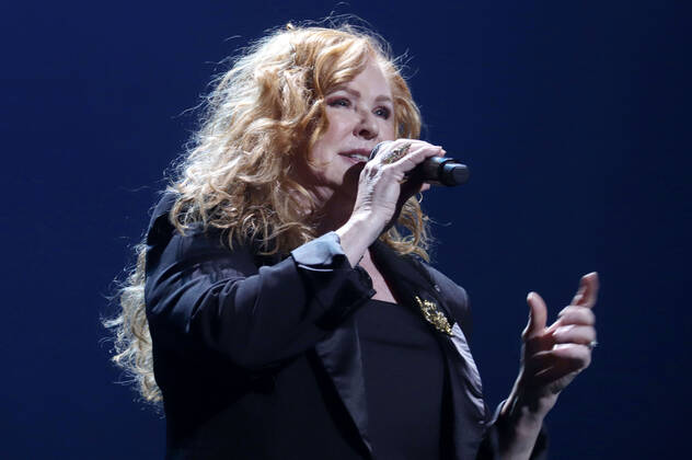 Carol Decker (TÂ Pau) live bei der Night of the Proms 2022 in der Barclay Card Arena. Hamburg, 09.12.2022