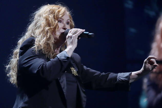 Carol Decker (TÂ Pau) live bei der Night of the Proms 2022 in der Barclay Card Arena. Hamburg, 09.12.2022