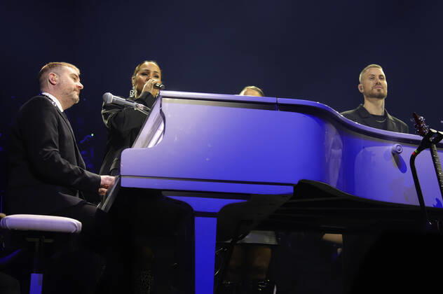 John Miles Jr. live bei der Night of the Proms 2022 in der Barclay Card Arena. Hamburg, 09.12.2022