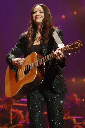 Amy Macdonald live bei der Night of the Proms 2022 in der Barclay Card Arena. Hamburg, 09.12.2022