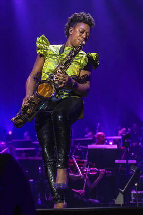 YolanDa Brown live bei der Night of the Proms 2022 in der ZAG Arena. Hannover, 08.12.2022
