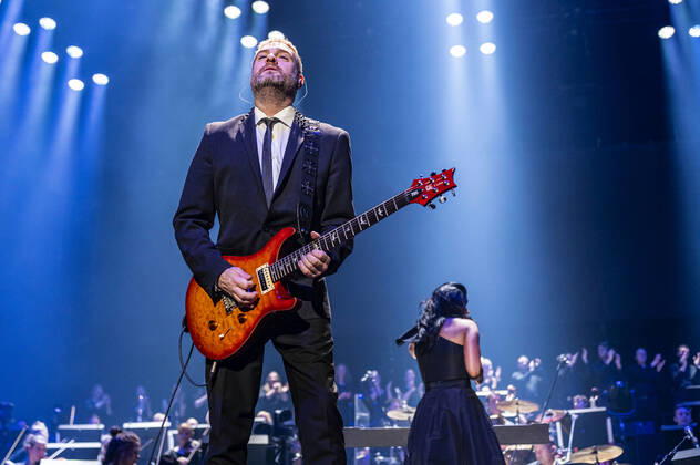 John Miles Jr. live bei der Night of the Proms 2022 in der ZAG Arena. Hannover, 08.12.2022