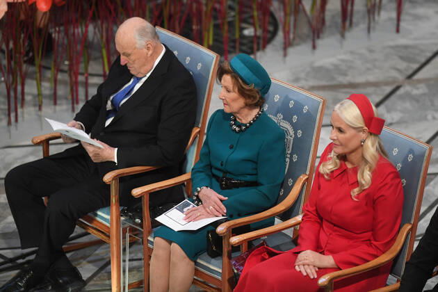 King Harald V of Norway, Queen Sonja of Norway, and Crown Princess Mette-Marit of Norway attend the 2022 Nobel Peace Prize award ceremony at the City Hall in Oslo, Norway on December 10, 2022.  LON20221210213 PAULxTREADWAY