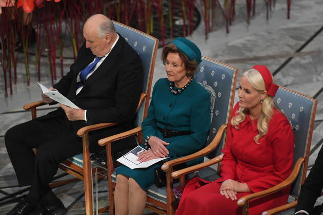 King Harald V of Norway, Queen Sonja of Norway, and Crown Princess Mette-Marit of Norway attend the 2022 Nobel Peace Prize award ceremony at the City Hall in Oslo, Norway on December 10, 2022.  LON20221210222 PAULxTREADWAY