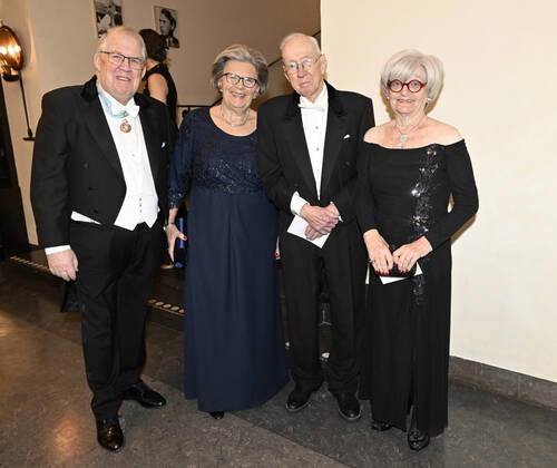 STOCKHOLM 20221210 Marcus Storch and Gunilla Storch with Bengt Samuelsson, Nobel laureate in 1982, and docent Karin Samuelsson arrive at the Nobel Prize ceremony in the Konserthuset in Stockholm on Saturday STOCKHOLM Sweden x10030x,  Copyright: xJonasxEkströmer TTx NOBEL 2022 PRISUTDELNINGEN