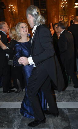 STOCKHOLM 20221210 Social Democrats party leader Magdalena Andersson dances with her husband Richard Friberg after dinner during the Nobel Banquet in the City Hall in Stockholm on Saturday STOCKHOLM Sweden x10030x,  Copyright: xJonasxEkströmer TTx NOBEL 2022 BANKETTEN