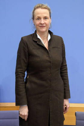 Anne Gidion bei der Bundespressekonferenz zum Rüstungsexportbericht 2022 der Gemeinsamen Konferenz Kirche und Entwicklung (GKKE) im Haus der Bundespressekonferenz. Berlin, 13.12.2022