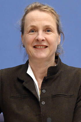 Anne Gidion bei der Bundespressekonferenz zum Rüstungsexportbericht 2022 der Gemeinsamen Konferenz Kirche und Entwicklung (GKKE) im Haus der Bundespressekonferenz. Berlin, 13.12.2022