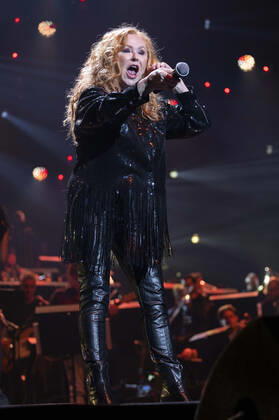 Carol Decker (T Pau) live bei der Night of the Proms 2022 in der Messehalle. Erfurt, 13.12.2022