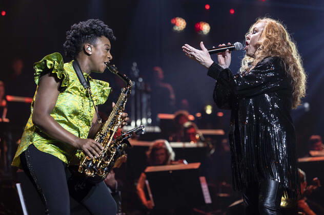 Entertainment Themen der Woche KW50 Entertainment Bilder des Tages YolanDa Brown und Carol Decker (T Pau) live bei der Night of the Proms 2022 in der Messehalle. Erfurt, 13.12.2022