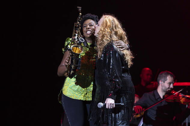 YolanDa Brown und Carol Decker (T Pau) live bei der Night of the Proms 2022 in der Messehalle. Erfurt, 13.12.2022