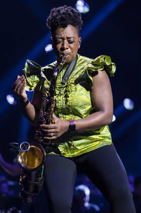YolanDa Brown live bei der Night of the Proms 2022 in der Messehalle. Erfurt, 13.12.2022
