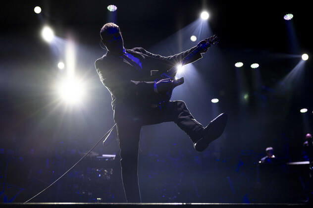 John Miles Jr. live bei der Night of the Proms 2022 in der Messehalle. Erfurt, 13.12.2022