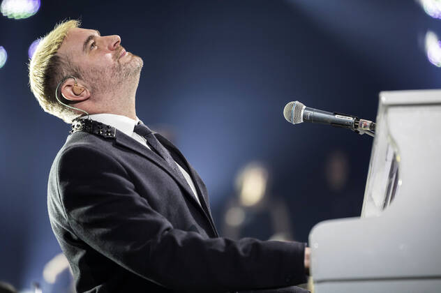 John Miles Jr. live bei der Night of the Proms 2022 in der Messehalle. Erfurt, 13.12.2022