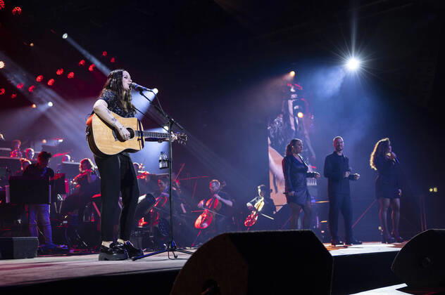 Amy Macdonald live bei der Night of the Proms 2022 in der Messehalle. Erfurt, 13.12.2022