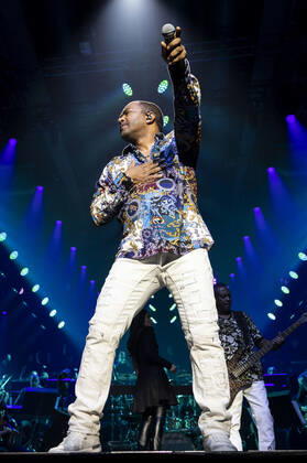 Kool & The Gang live bei der Night of the Proms 2022 in der Messehalle. Erfurt, 13.12.2022