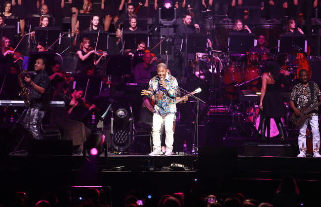 Night of the Proms 2022 13.12.2022, Erfurt, Messehalle, Night of the Proms 2022 Das Antwerp Philharmonic Orchestra und der Chor Fine Fleur unter Leitung der Dirigentin Alexandra Arrieche begleiten die Stars im Bild: Kool & the Gang