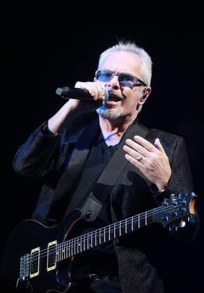 Night of the Proms 2022 13.12.2022, Erfurt, Messehalle, Night of the Proms 2022 Das Antwerp Philharmonic Orchestra und der Chor Fine Fleur unter Leitung der Dirigentin Alexandra Arrieche begleiten die Stars im Bild: Nik Kershaw