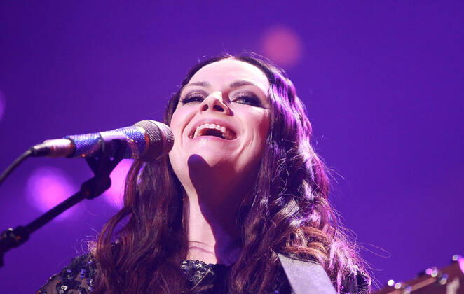 Night of the Proms 2022 13.12.2022, Erfurt, Messehalle, Night of the Proms 2022 Das Antwerp Philharmonic Orchestra und der Chor Fine Fleur unter Leitung der Dirigentin Alexandra Arrieche begleiten die Stars im Bild: Amy Macdonald