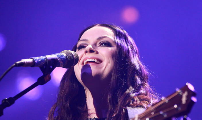 Night of the Proms 2022 13.12.2022, Erfurt, Messehalle, Night of the Proms 2022 Das Antwerp Philharmonic Orchestra und der Chor Fine Fleur unter Leitung der Dirigentin Alexandra Arrieche begleiten die Stars im Bild: Amy Macdonald