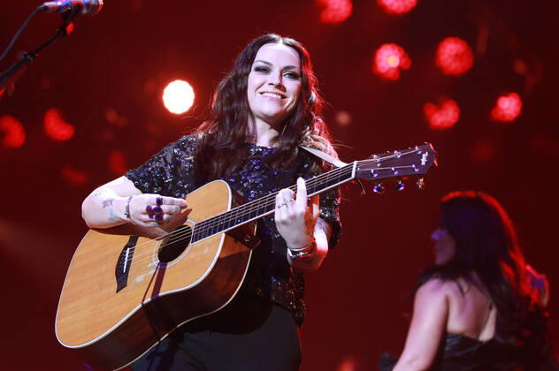 Night of the Proms 2022 13.12.2022, Erfurt, Messehalle, Night of the Proms 2022 Das Antwerp Philharmonic Orchestra und der Chor Fine Fleur unter Leitung der Dirigentin Alexandra Arrieche begleiten die Stars im Bild: Amy Macdonald