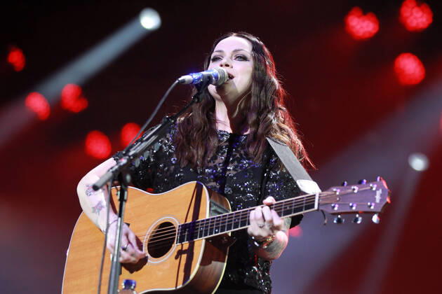 Night of the Proms 2022 13.12.2022, Erfurt, Messehalle, Night of the Proms 2022 Das Antwerp Philharmonic Orchestra und der Chor Fine Fleur unter Leitung der Dirigentin Alexandra Arrieche begleiten die Stars im Bild: Amy Macdonald