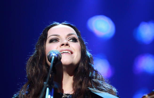 Night of the Proms 2022 13.12.2022, Erfurt, Messehalle, Night of the Proms 2022 Das Antwerp Philharmonic Orchestra und der Chor Fine Fleur unter Leitung der Dirigentin Alexandra Arrieche begleiten die Stars im Bild: Amy Macdonald