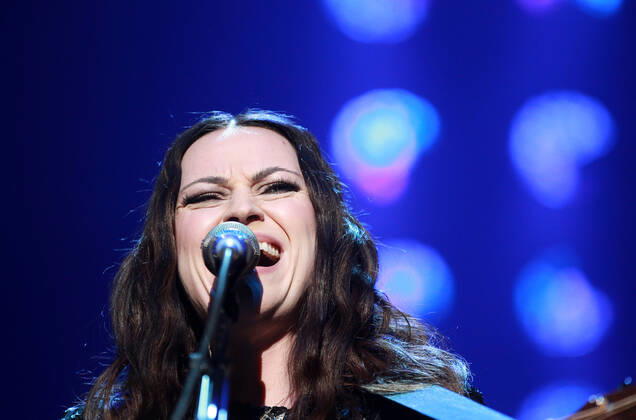 Night of the Proms 2022 13.12.2022, Erfurt, Messehalle, Night of the Proms 2022 Das Antwerp Philharmonic Orchestra und der Chor Fine Fleur unter Leitung der Dirigentin Alexandra Arrieche begleiten die Stars im Bild: Amy Macdonald