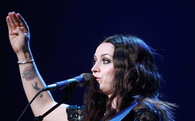 Night of the Proms 2022 13.12.2022, Erfurt, Messehalle, Night of the Proms 2022 Das Antwerp Philharmonic Orchestra und der Chor Fine Fleur unter Leitung der Dirigentin Alexandra Arrieche begleiten die Stars im Bild: Amy Macdonald