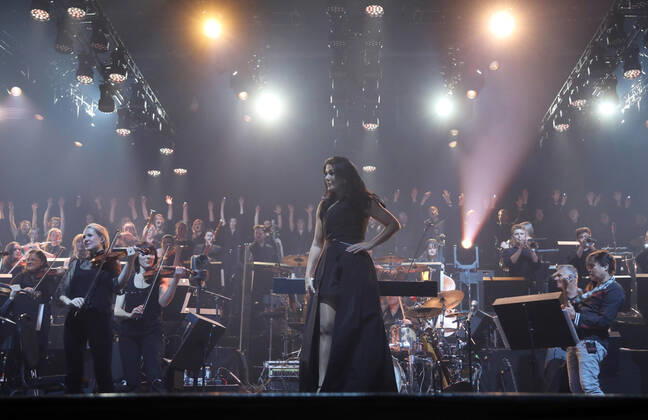 Night of the Proms 2022 13.12.2022, Erfurt, Messehalle, Night of the Proms 2022 Das Antwerp Philharmonic Orchestra und der Chor Fine Fleur unter Leitung der Dirigentin Alexandra Arrieche begleiten die Stars im Bild: Dirigentin Alexandra Arrieche