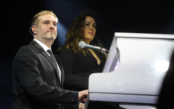 Night of the Proms 2022 13.12.2022, Erfurt, Messehalle, Night of the Proms 2022 Das Antwerp Philharmonic Orchestra und der Chor Fine Fleur unter Leitung der Dirigentin Alexandra Arrieche begleiten die Stars im Bild: John Miles Jr.