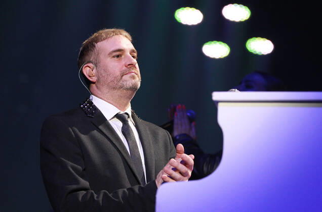 Night of the Proms 2022 13.12.2022, Erfurt, Messehalle, Night of the Proms 2022 Das Antwerp Philharmonic Orchestra und der Chor Fine Fleur unter Leitung der Dirigentin Alexandra Arrieche begleiten die Stars im Bild: John Miles Jr.