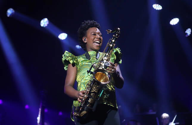 Night of the Proms 2022 13.12.2022, Erfurt, Messehalle, Night of the Proms 2022 Das Antwerp Philharmonic Orchestra und der Chor Fine Fleur unter Leitung der Dirigentin Alexandra Arrieche begleiten die Stars im Bild: Saxofonistin YolanDa Brown