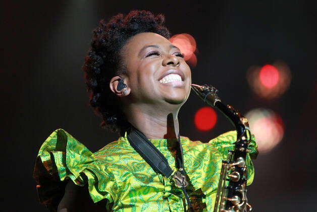 Night of the Proms 2022 13.12.2022, Erfurt, Messehalle, Night of the Proms 2022 Das Antwerp Philharmonic Orchestra und der Chor Fine Fleur unter Leitung der Dirigentin Alexandra Arrieche begleiten die Stars im Bild: Saxofonistin YolanDa Brown
