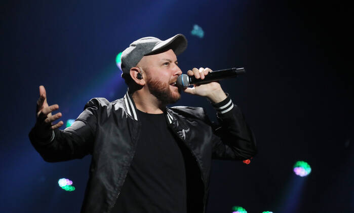Night of the Proms 2022 13.12.2022, Erfurt, Messehalle, Night of the Proms 2022 Das Antwerp Philharmonic Orchestra und der Chor Fine Fleur unter Leitung der Dirigentin Alexandra Arrieche begleiten die Stars im Bild: Matt Simons