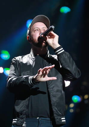 Night of the Proms 2022 13.12.2022, Erfurt, Messehalle, Night of the Proms 2022 Das Antwerp Philharmonic Orchestra und der Chor Fine Fleur unter Leitung der Dirigentin Alexandra Arrieche begleiten die Stars im Bild: Matt Simons