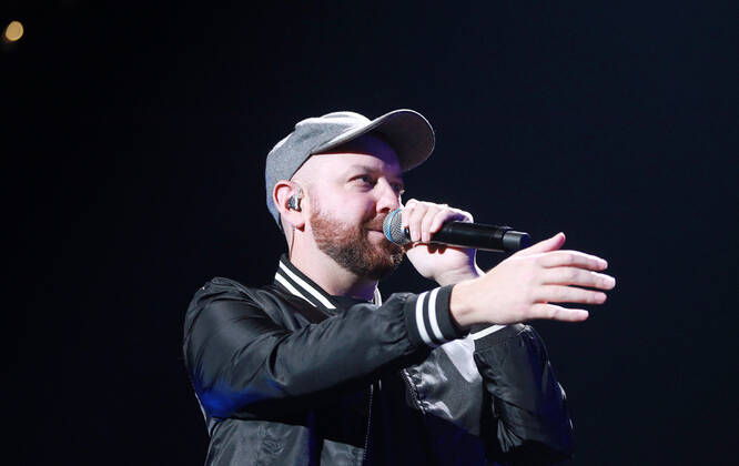 Night of the Proms 2022 13.12.2022, Erfurt, Messehalle, Night of the Proms 2022 Das Antwerp Philharmonic Orchestra und der Chor Fine Fleur unter Leitung der Dirigentin Alexandra Arrieche begleiten die Stars im Bild: Matt Simons