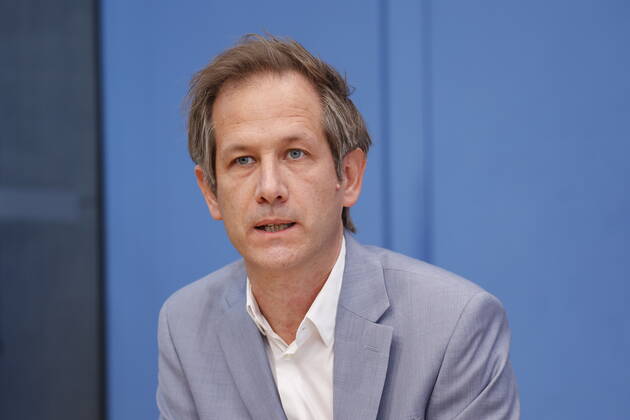 Prof. Dr. Marc Helbling, Mitglied des Sachverständigenrat für Integration und Migration (SVR) , Deutschland, Berlin, Bundespressekonferenz, Thema: Ergebnisse des SVR-Integrationsbarometers 2022
