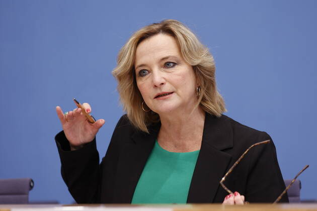 Prof. Dr. Petra Bendel, Vorsitzende des Sachverständigenrat für Integration und Migration (SVR) , Deutschland, Berlin, Bundespressekonferenz, Thema: Ergebnisse des SVR-Integrationsbarometers 2022
