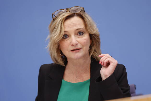 Prof. Dr. Petra Bendel, Vorsitzende des Sachverständigenrat für Integration und Migration (SVR) , Deutschland, Berlin, Bundespressekonferenz, Thema: Ergebnisse des SVR-Integrationsbarometers 2022