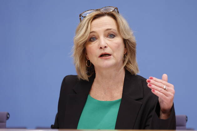 Prof. Dr. Petra Bendel, Vorsitzende des Sachverständigenrat für Integration und Migration (SVR) , Deutschland, Berlin, Bundespressekonferenz, Thema: Ergebnisse des SVR-Integrationsbarometers 2022