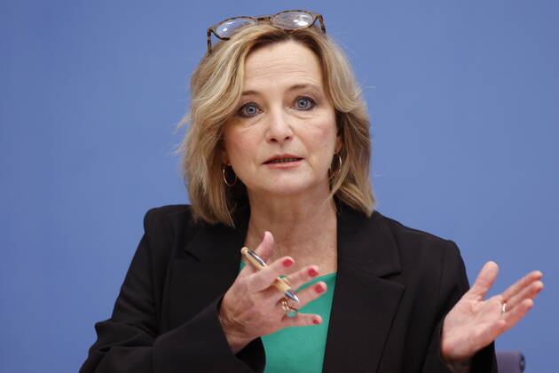 Prof. Dr. Petra Bendel, Vorsitzende des Sachverständigenrat für Integration und Migration (SVR) , Deutschland, Berlin, Bundespressekonferenz, Thema: Ergebnisse des SVR-Integrationsbarometers 2022