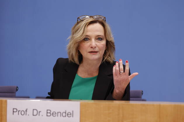 Prof. Dr. Petra Bendel, Vorsitzende des Sachverständigenrat für Integration und Migration (SVR) , Deutschland, Berlin, Bundespressekonferenz, Thema: Ergebnisse des SVR-Integrationsbarometers 2022