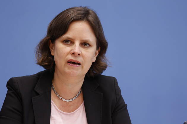 Staatssekretärin Juliane Seifert, BMI, Deutschland, Berlin, Bundespressekonferenz, Thema: Ergebnisse des SVR-Integrationsbarometers 2022
